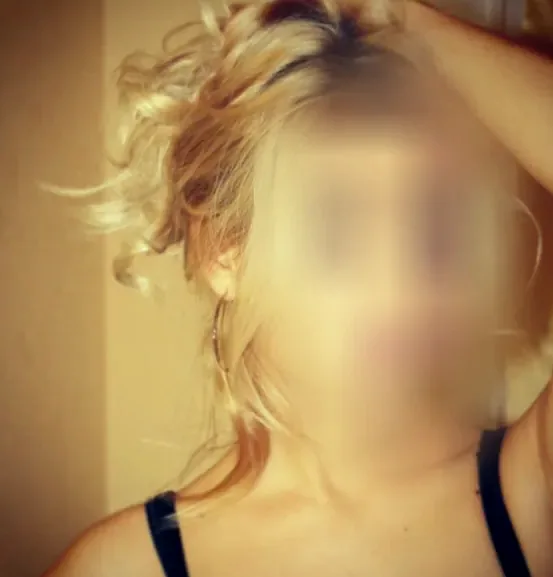 Julia, 28 años