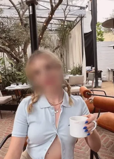 Julia, 27 años