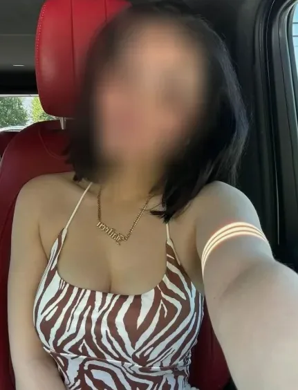 Nawal, 27 años