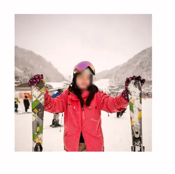 Sophie, 33